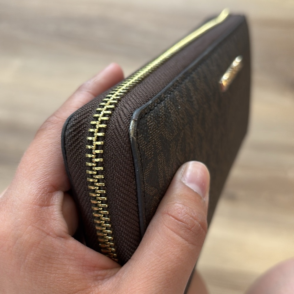 Michael Kors Signature Zip-Around Wallet - Picture 11 of 11
